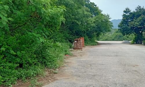 Bán đất. 2400 m . Trong đó 400 mét thổ cư còn lại là đất vườn cấp xã giá 8 tỷ mặt đường băng cũ